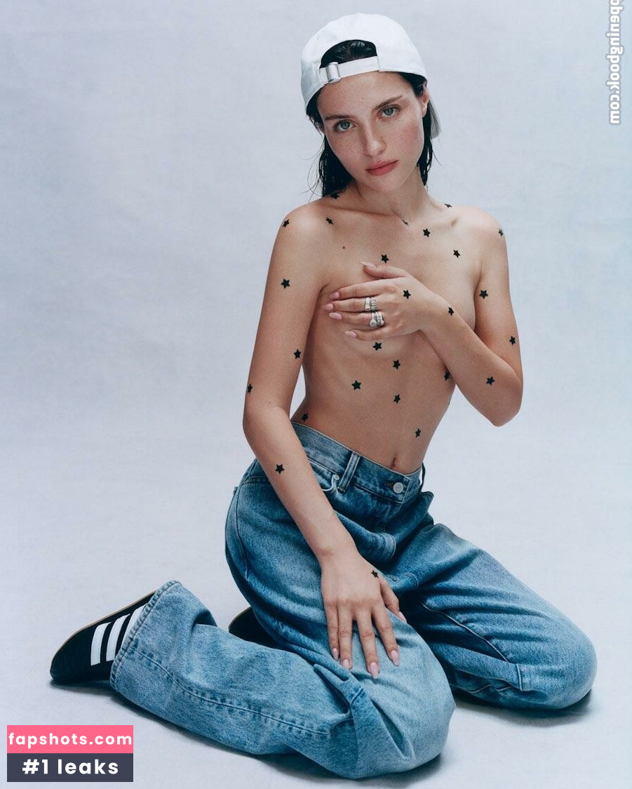 Madeline Argy gallery photo #43