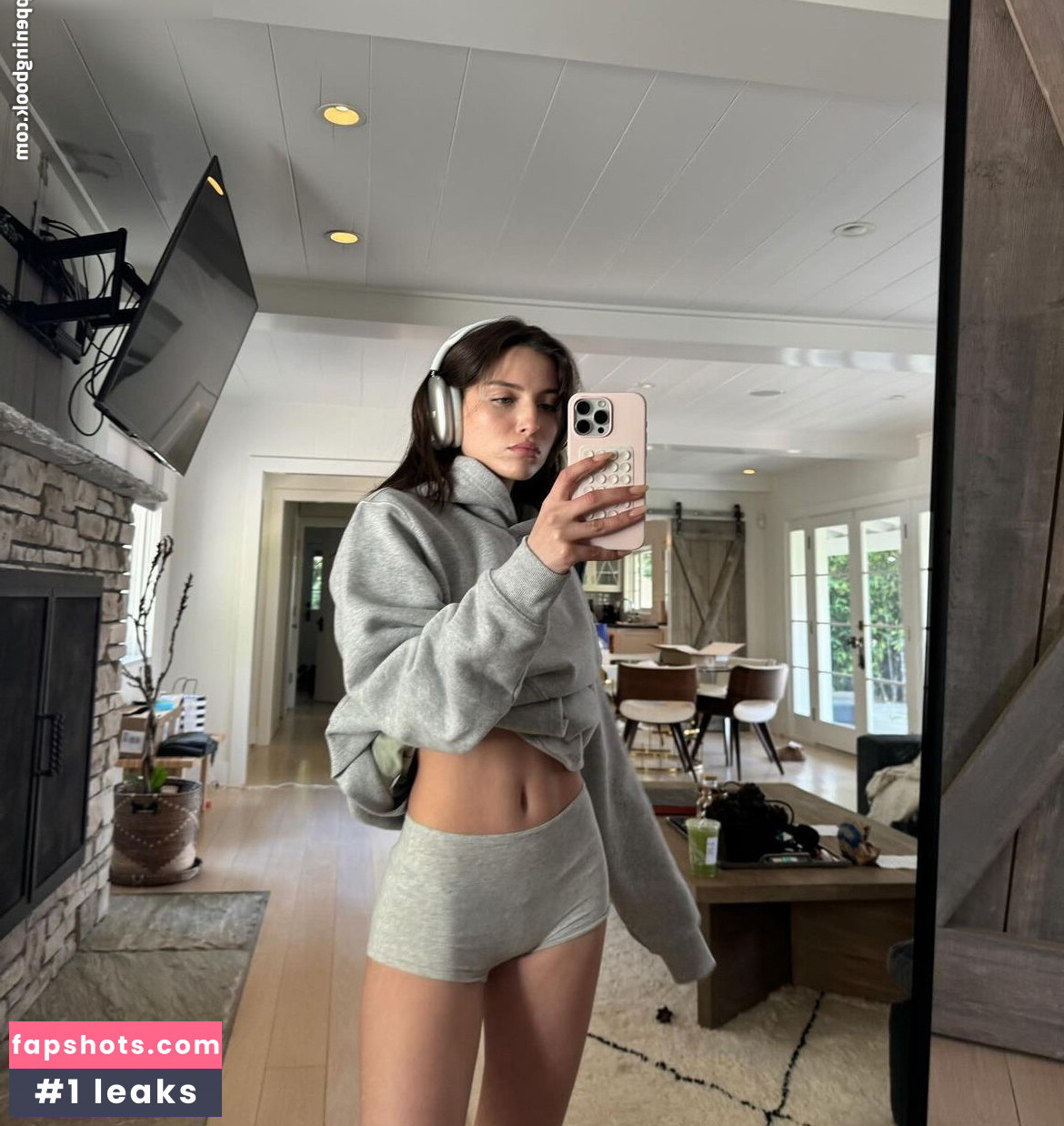 Madeline Argy gallery photo #47