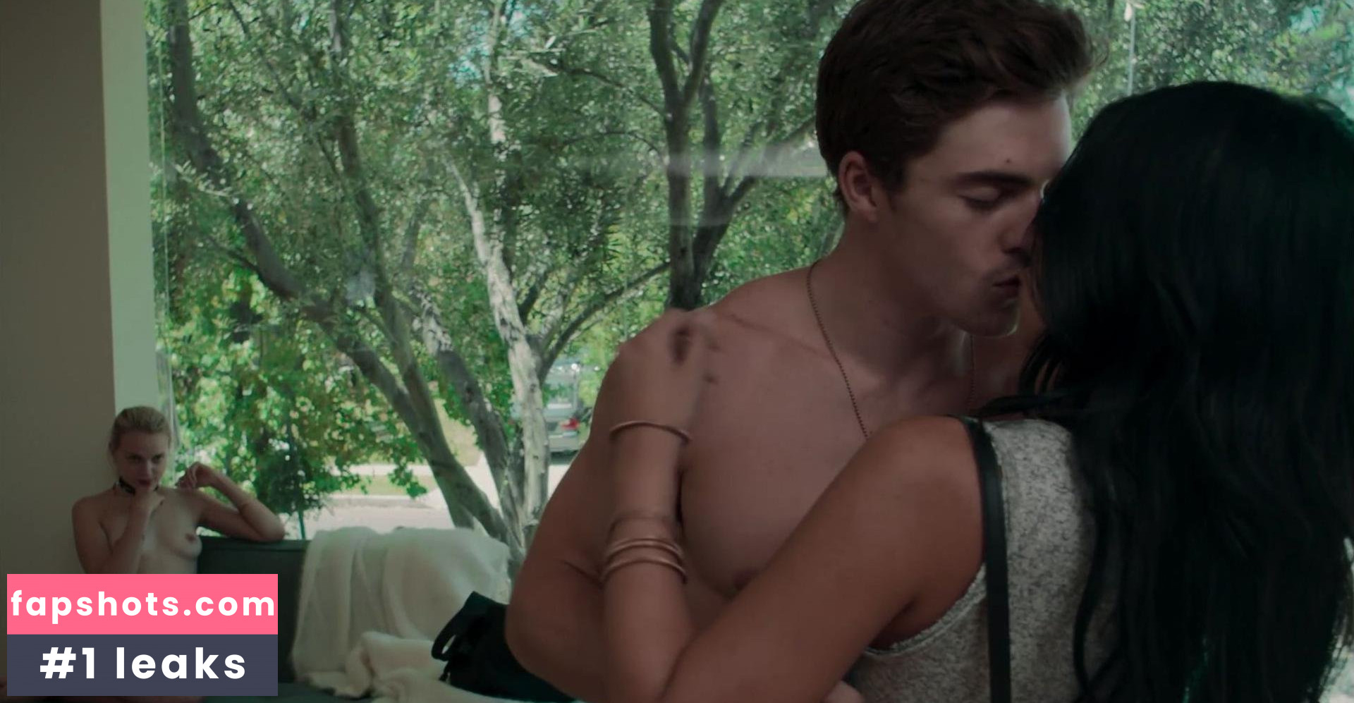 Madeline Brewer gallery photo #110