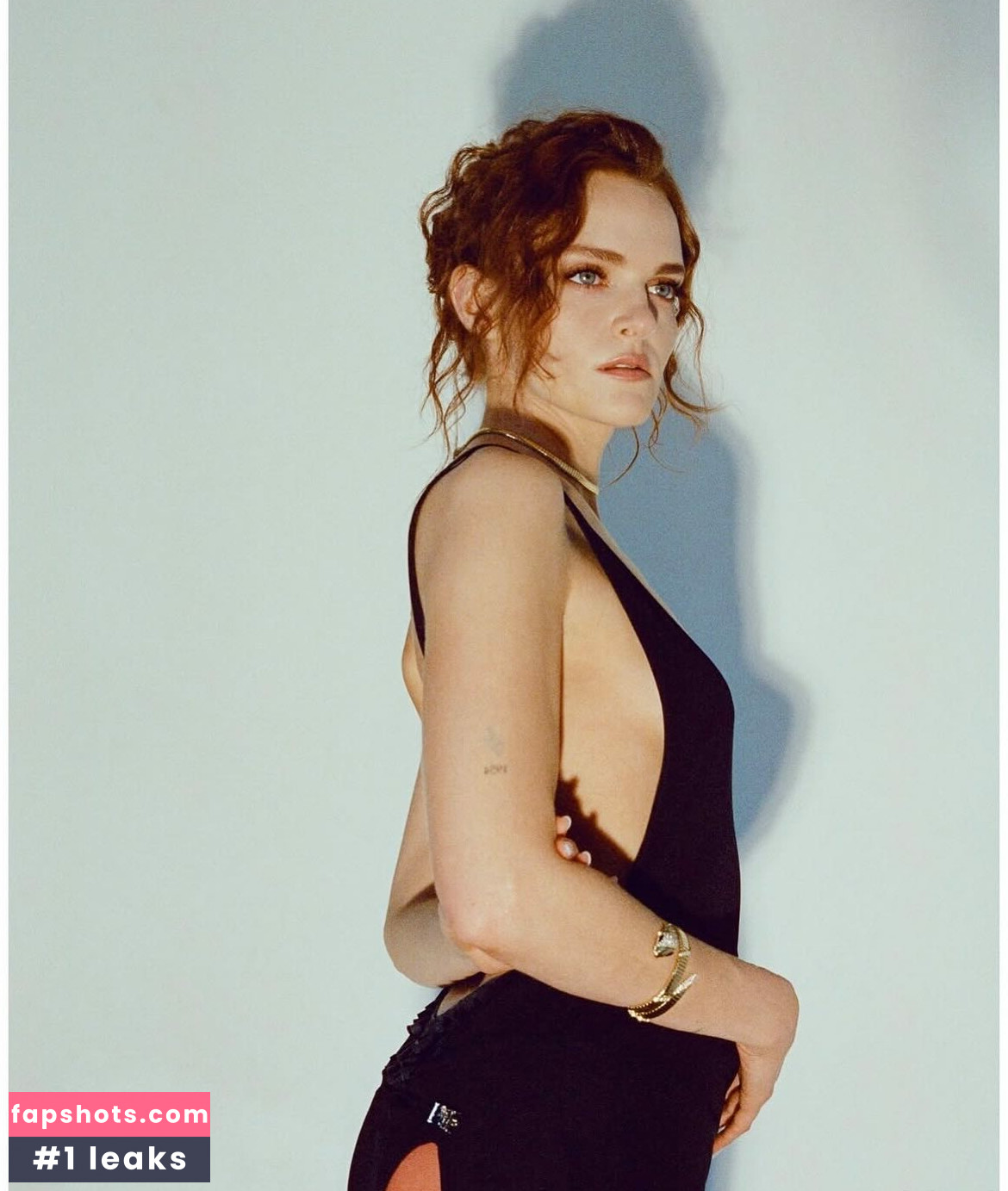 Madeline Brewer gallery photo #23