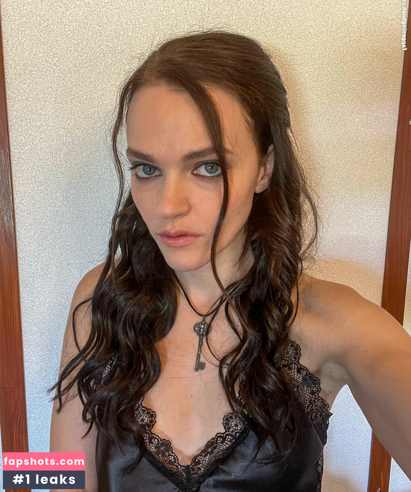 Madeline Brewer gallery photo #29