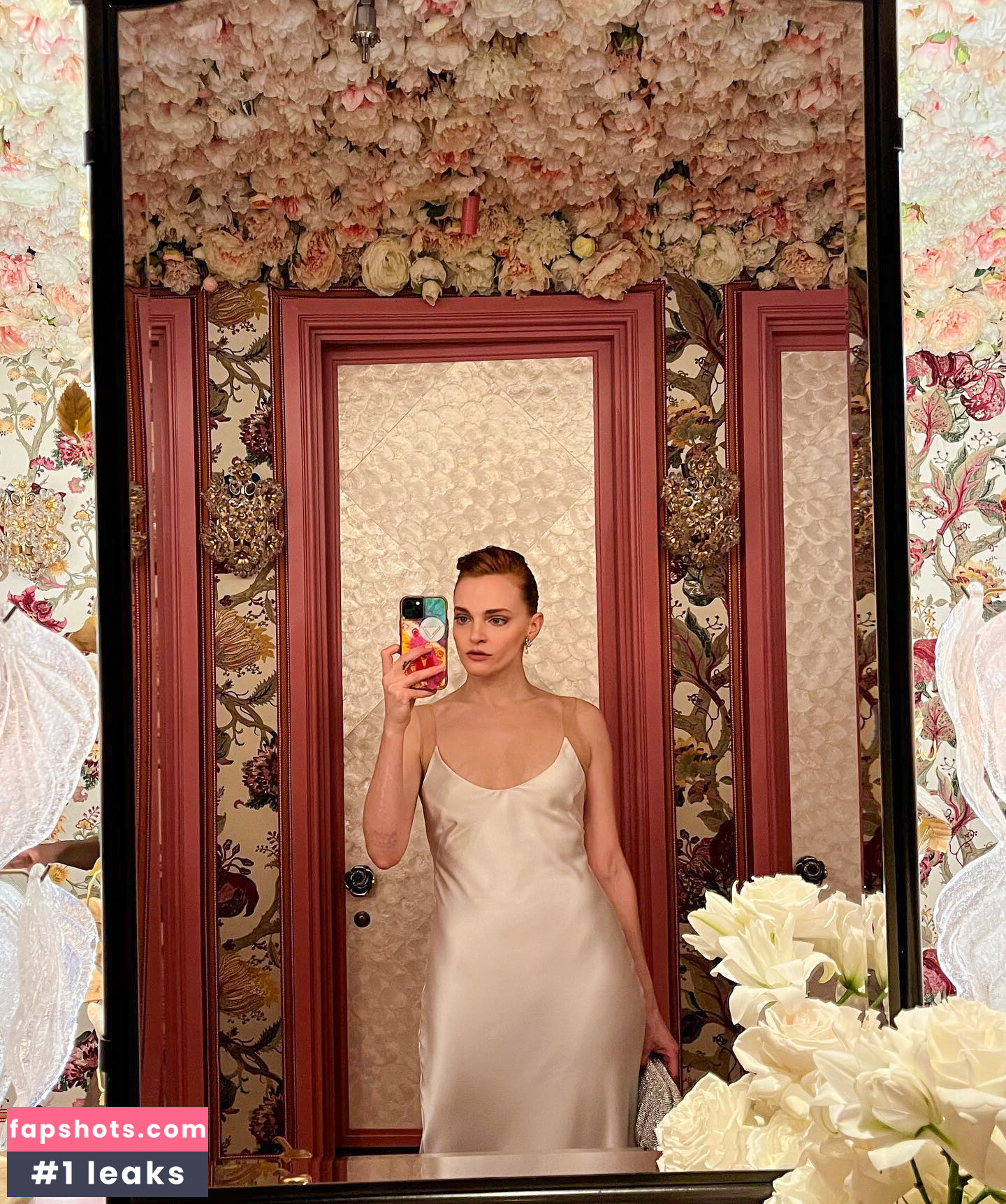 Madeline Brewer gallery photo #34