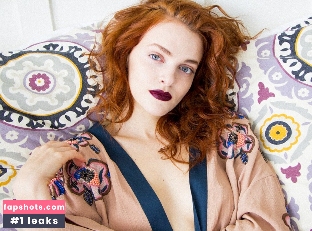 Madeline Brewer gallery photo #39