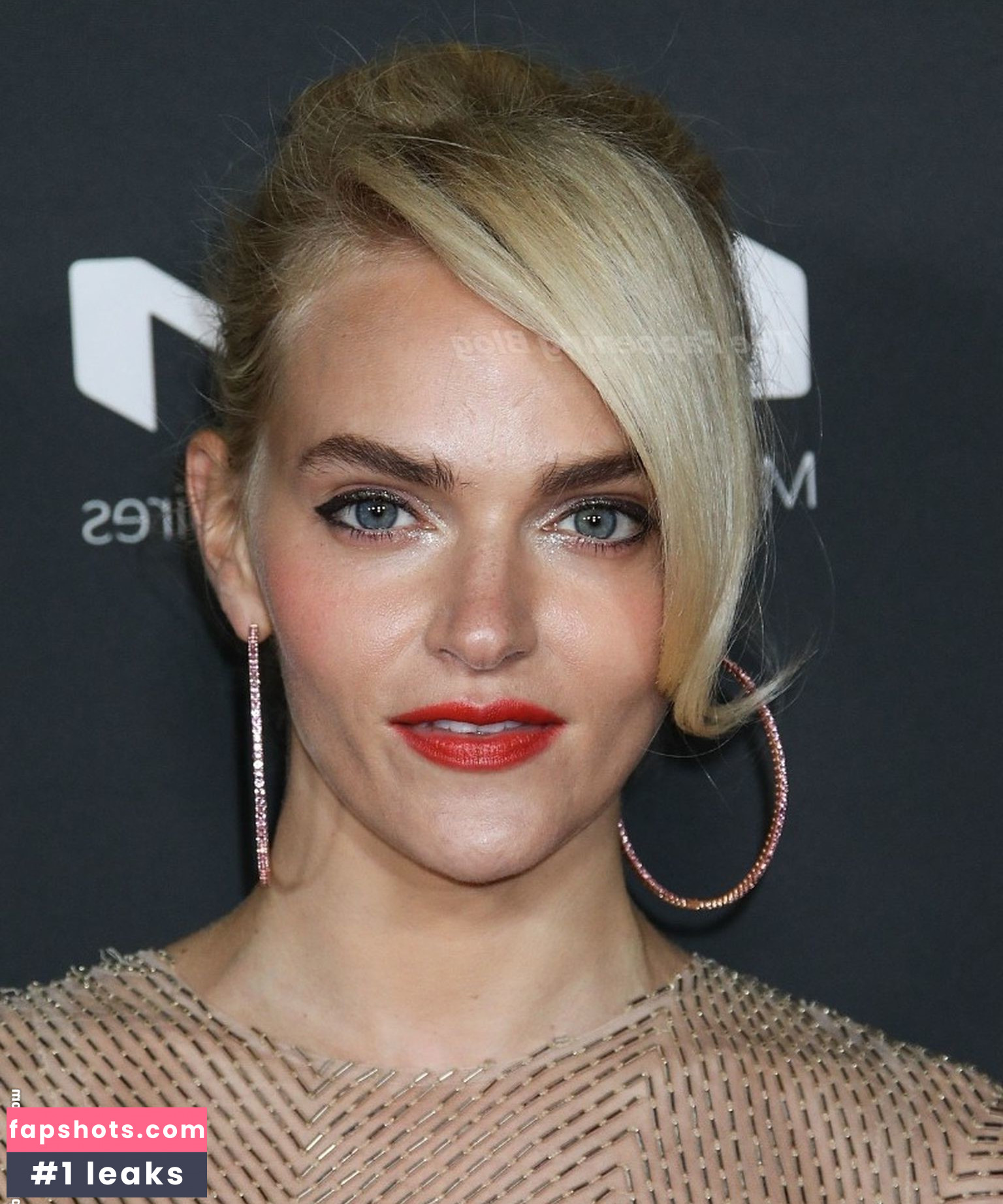 Madeline Brewer gallery photo #67