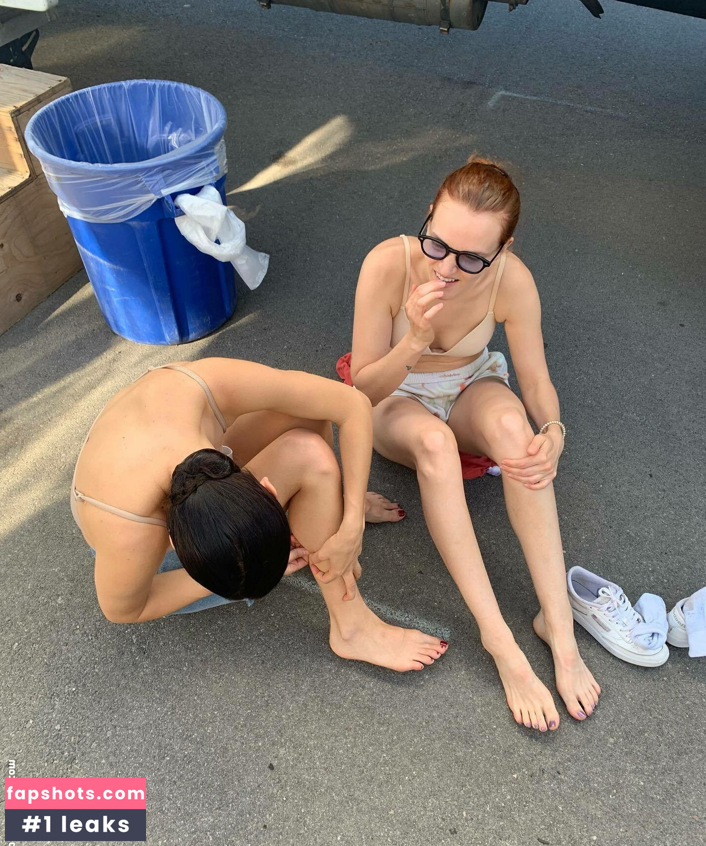 Madeline Brewer gallery photo #8