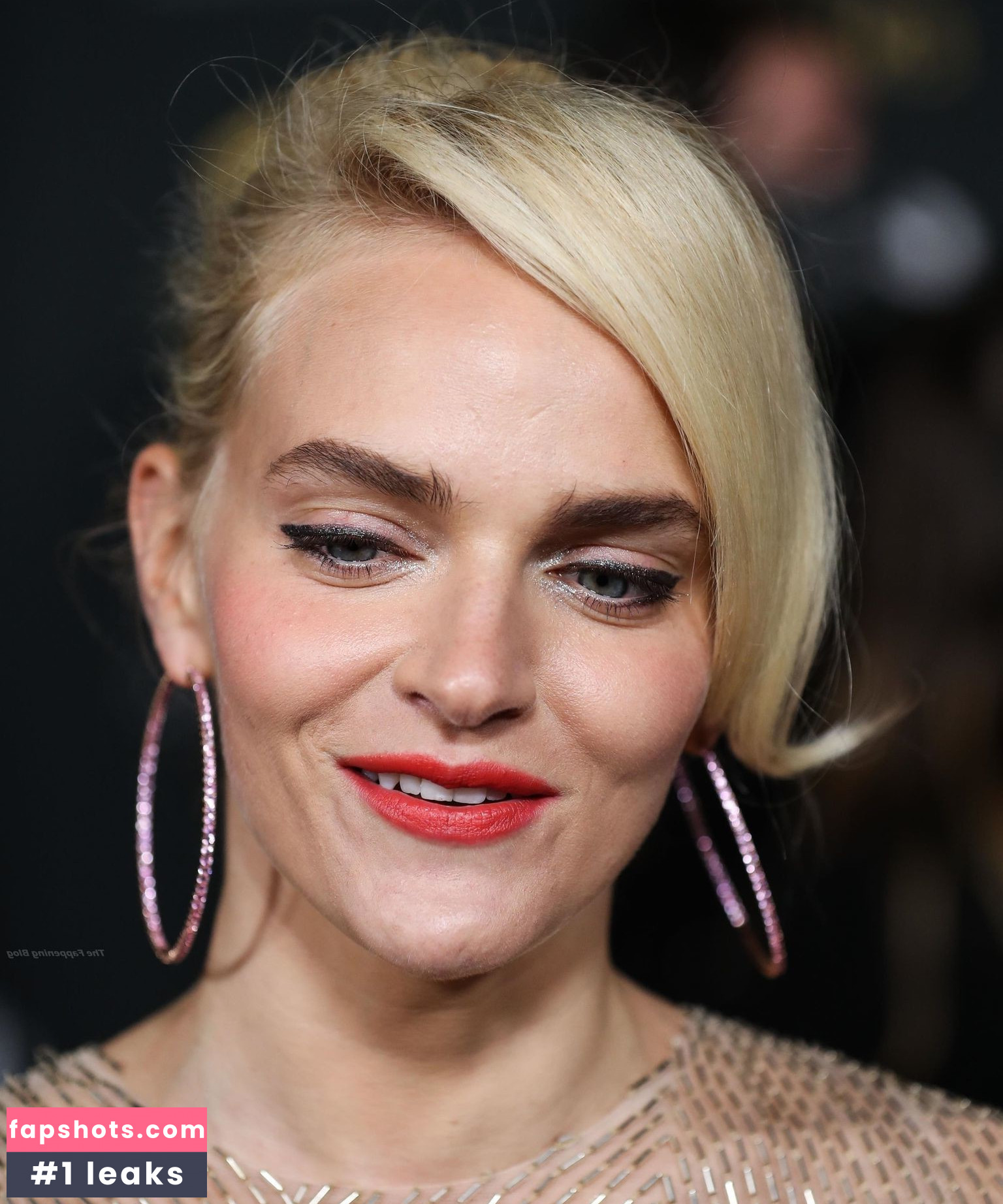 Madeline Brewer nude babe gallery