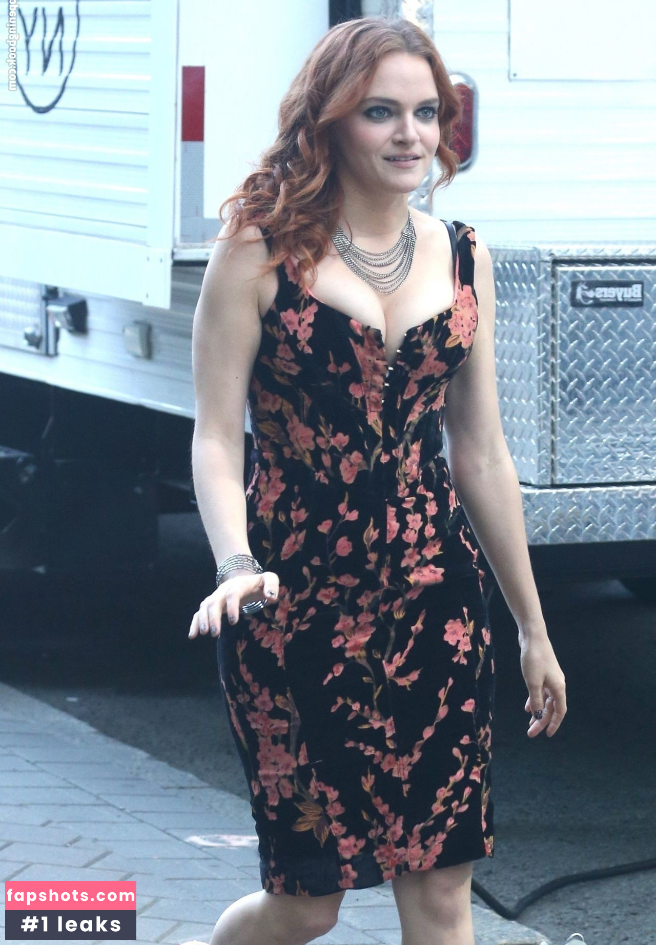 Madeline Brewer gallery photo #85