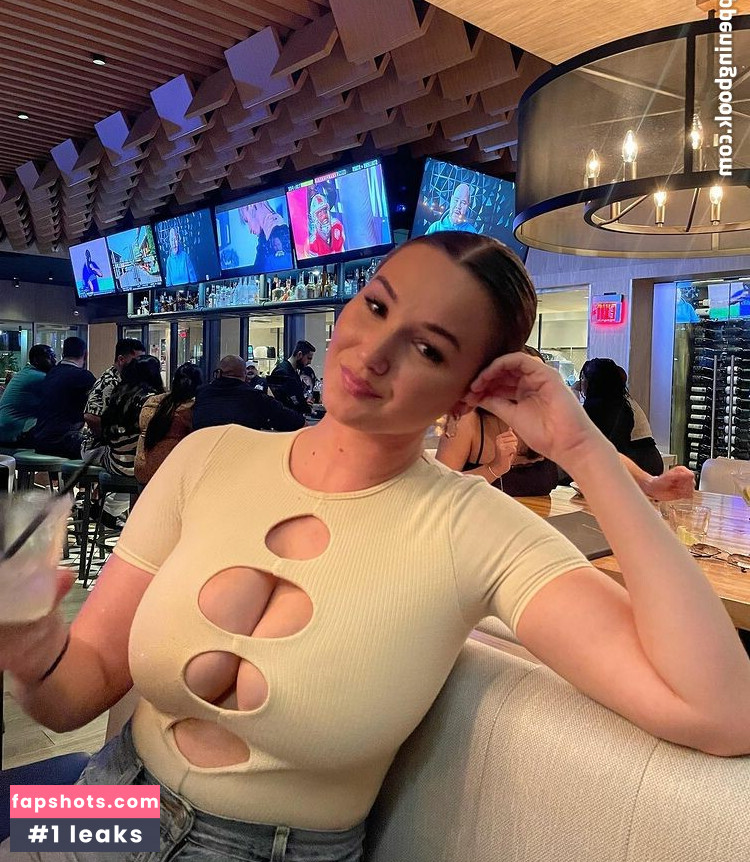 Madeline P gallery photo #18