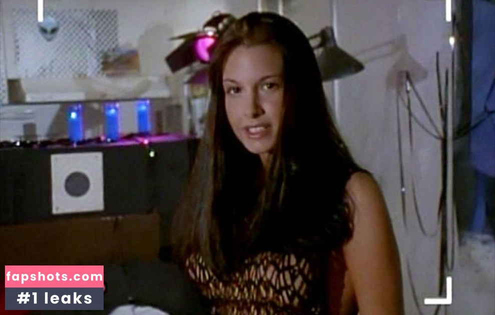 Madelyn Night gallery photo #2