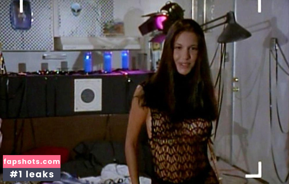 Madelyn Night gallery photo #5