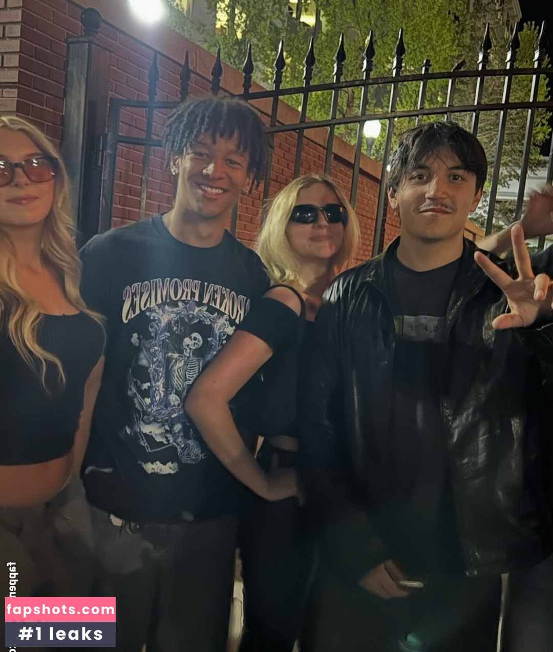 Madelynn Hanvey gallery photo #18