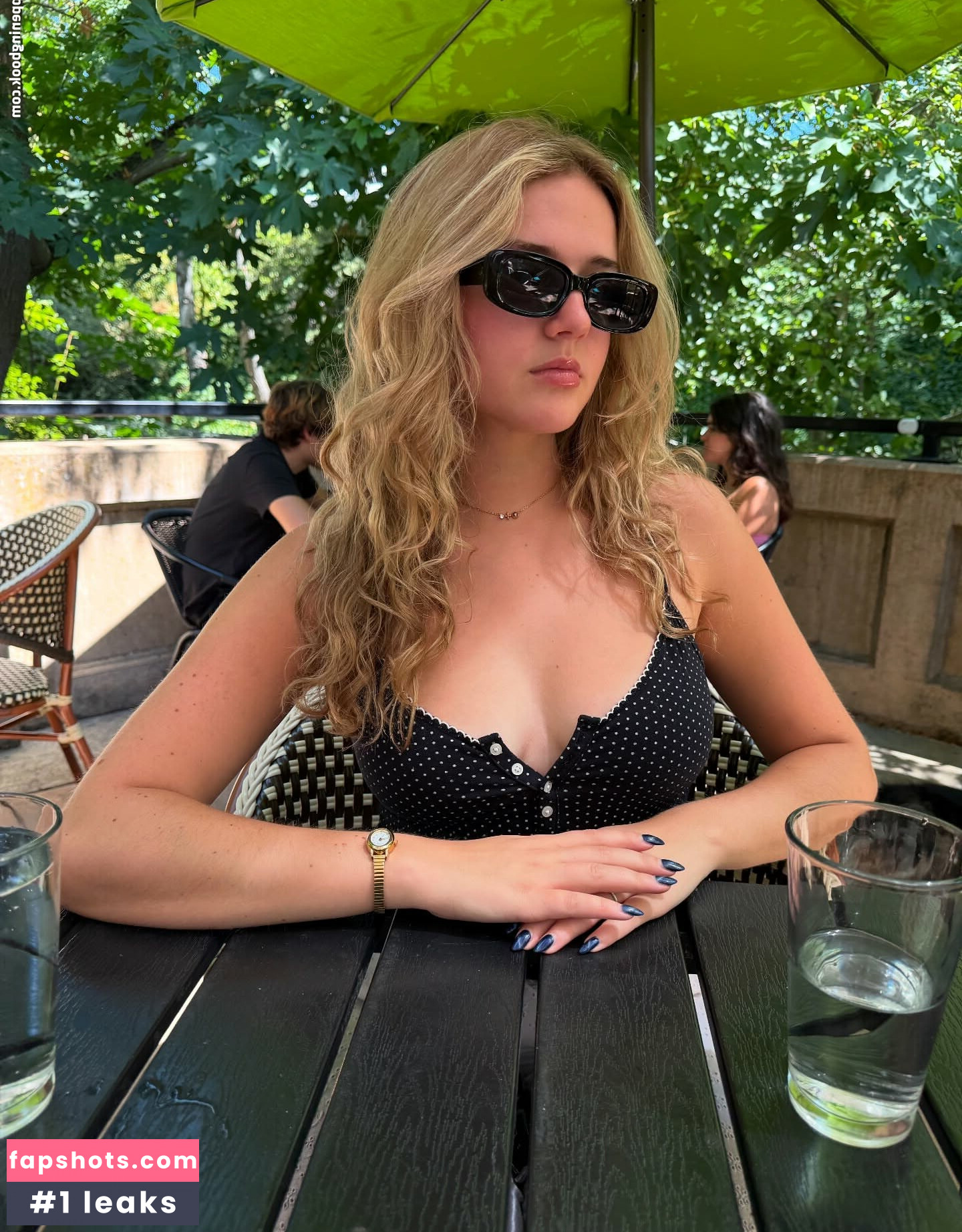 Madelynn Hanvey gallery photo #4