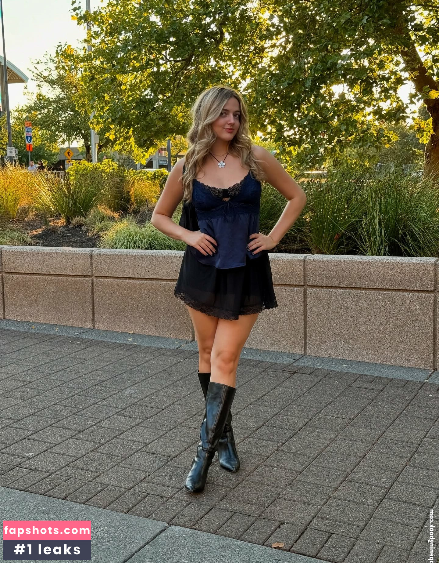 Madelynn Hanvey gallery photo #8