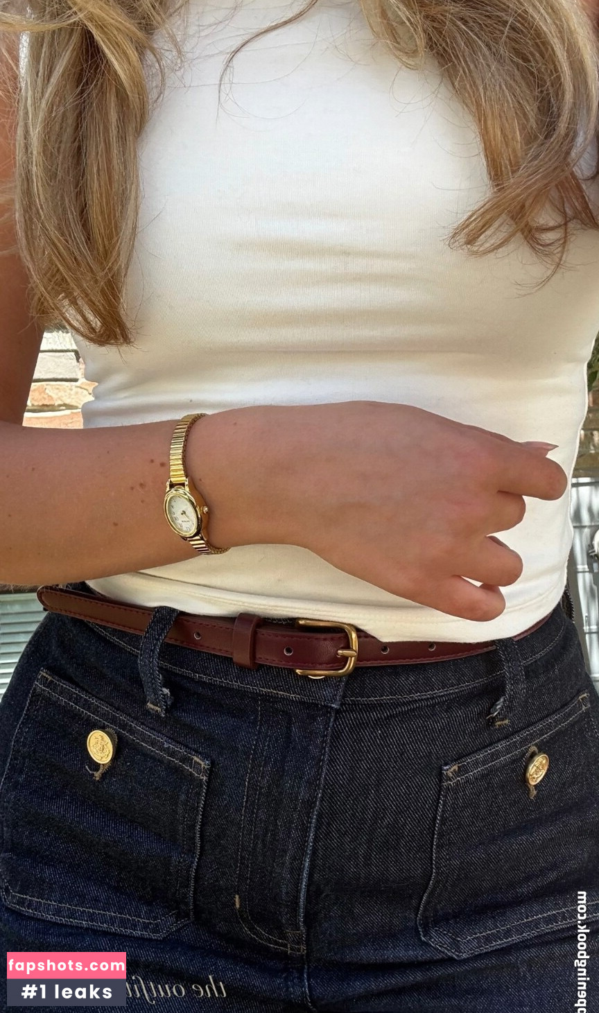 Madelynn Hanvey gallery photo #9