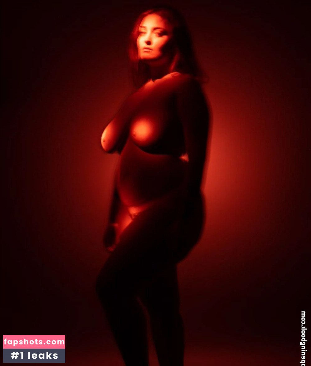 Madia Garganese gallery photo #15