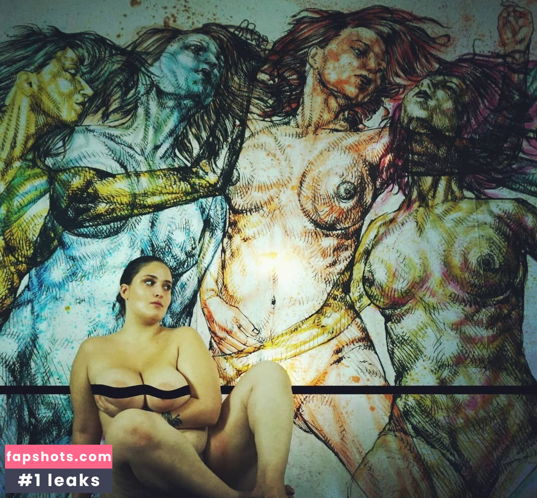 Madia Garganese gallery photo #8