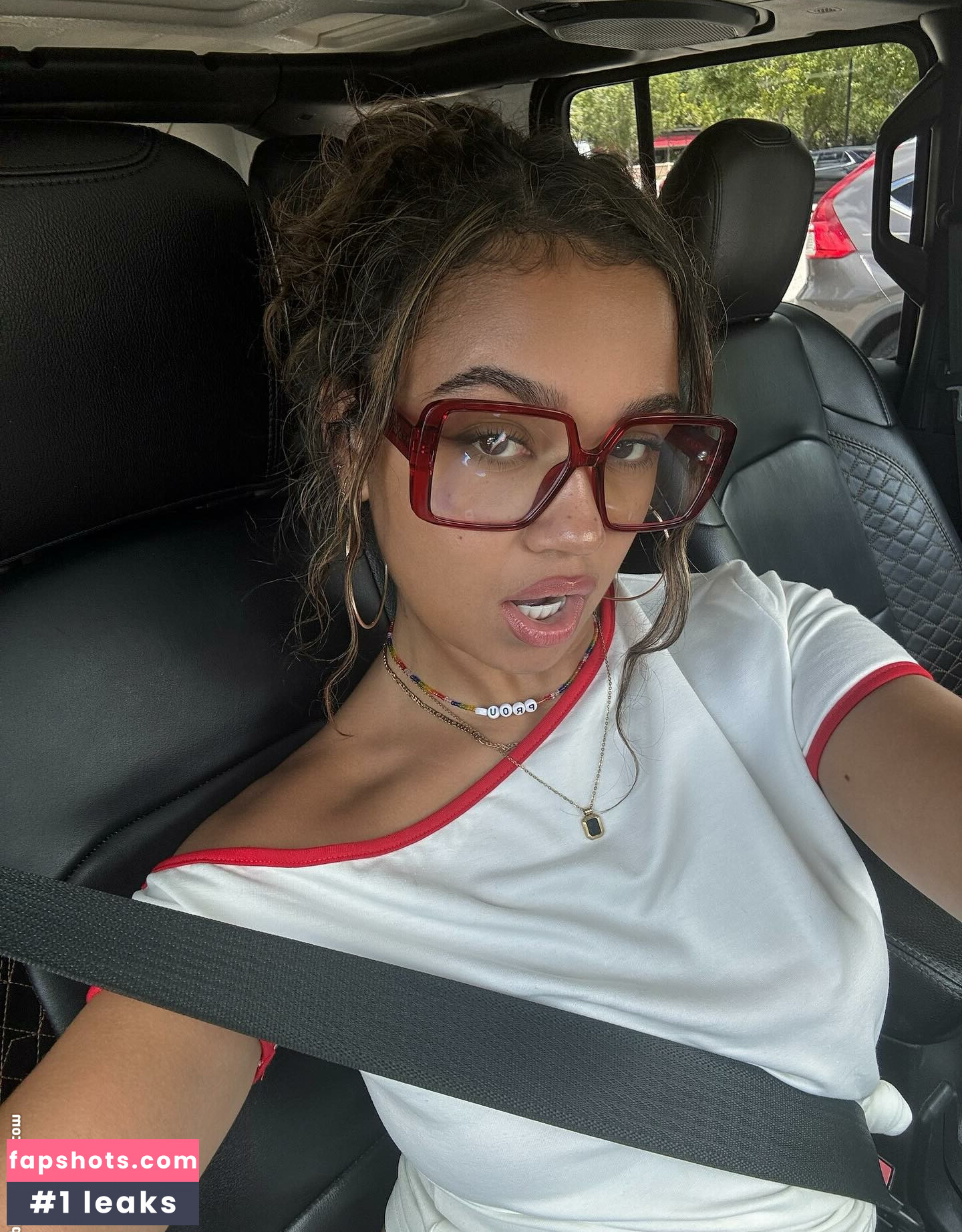 Madison Bailey gallery photo #23