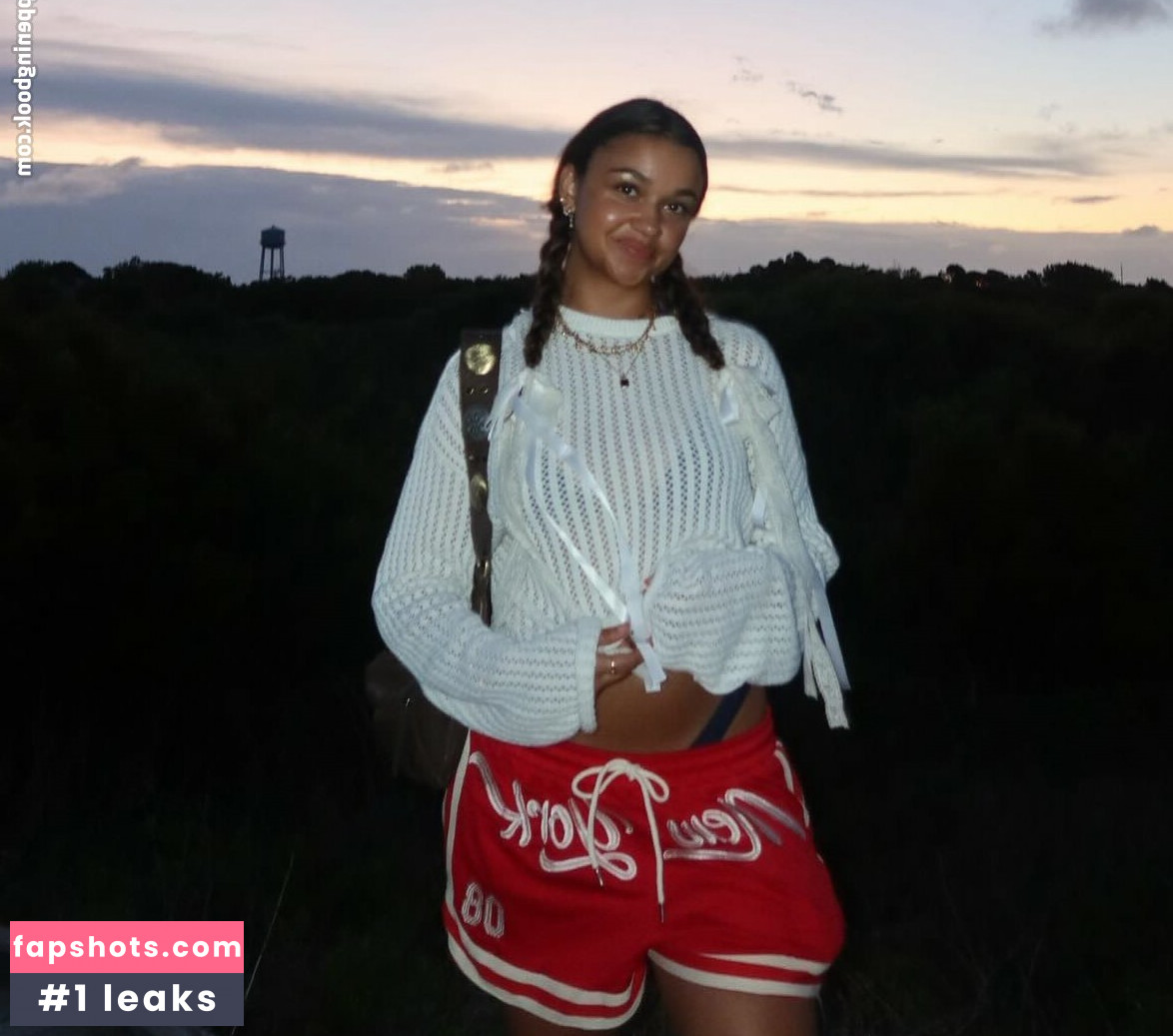 Madison Bailey gallery photo #32