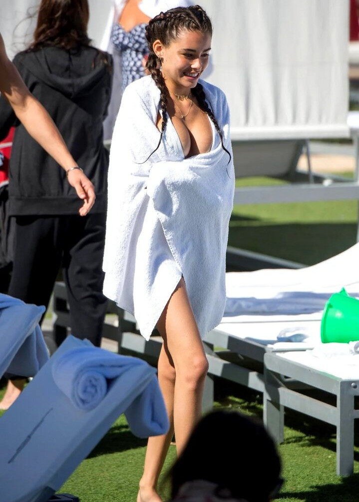 madison-beer gallery photo #1204