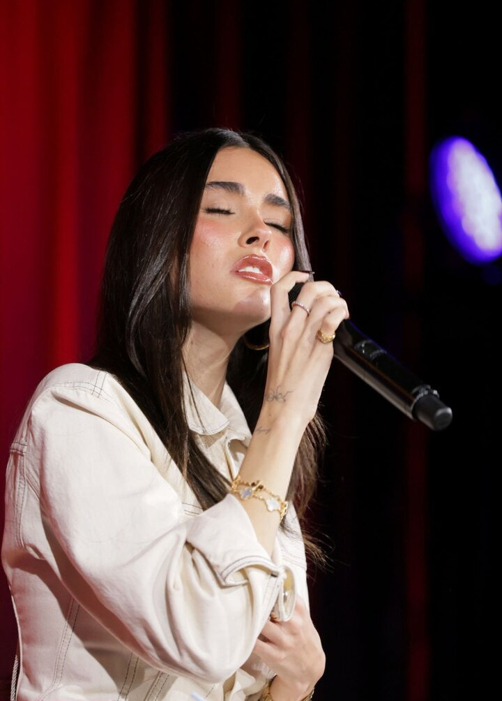 madison-beer gallery photo #1593