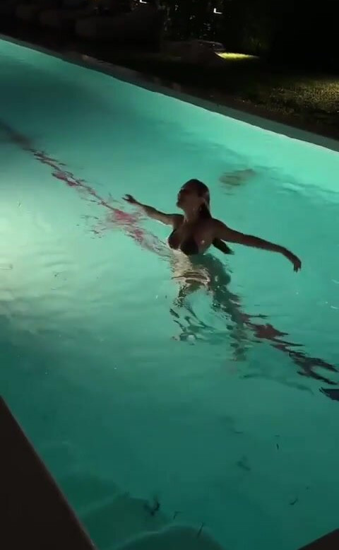 madison-beer gallery photo #1851