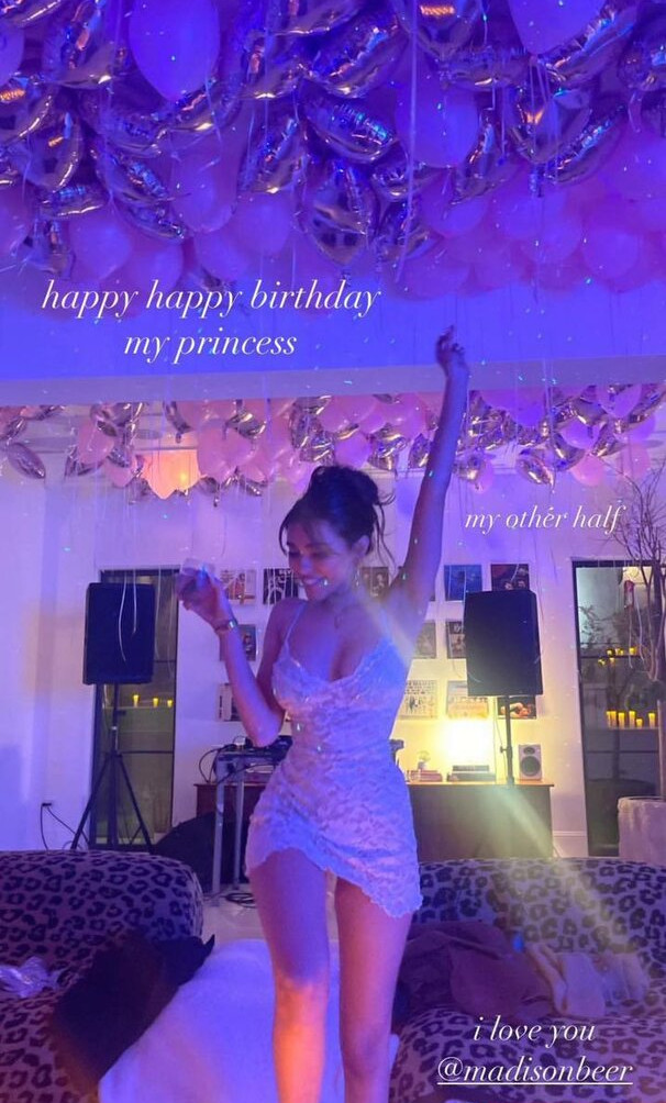 madison-beer gallery photo #2146