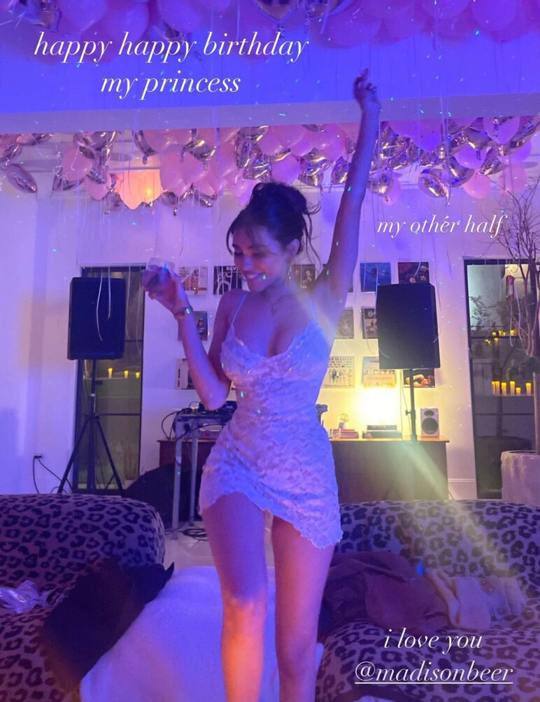 madison-beer gallery photo #2148