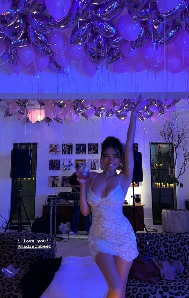 madison-beer gallery photo #2150