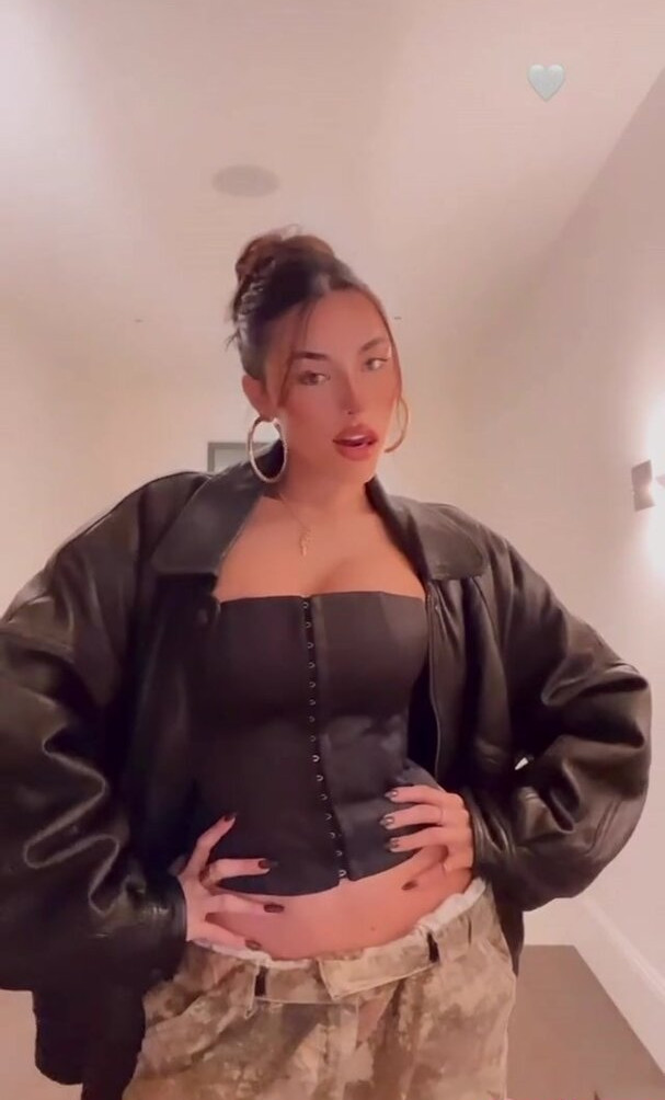 madison-beer gallery photo #2269