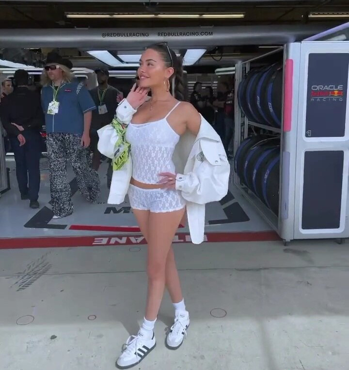 madison-beer gallery photo #2421