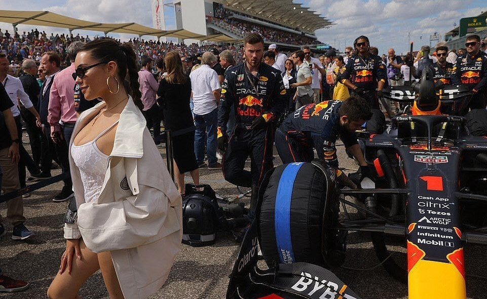 madison-beer gallery photo #2443