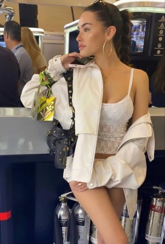 madison-beer gallery photo #2453