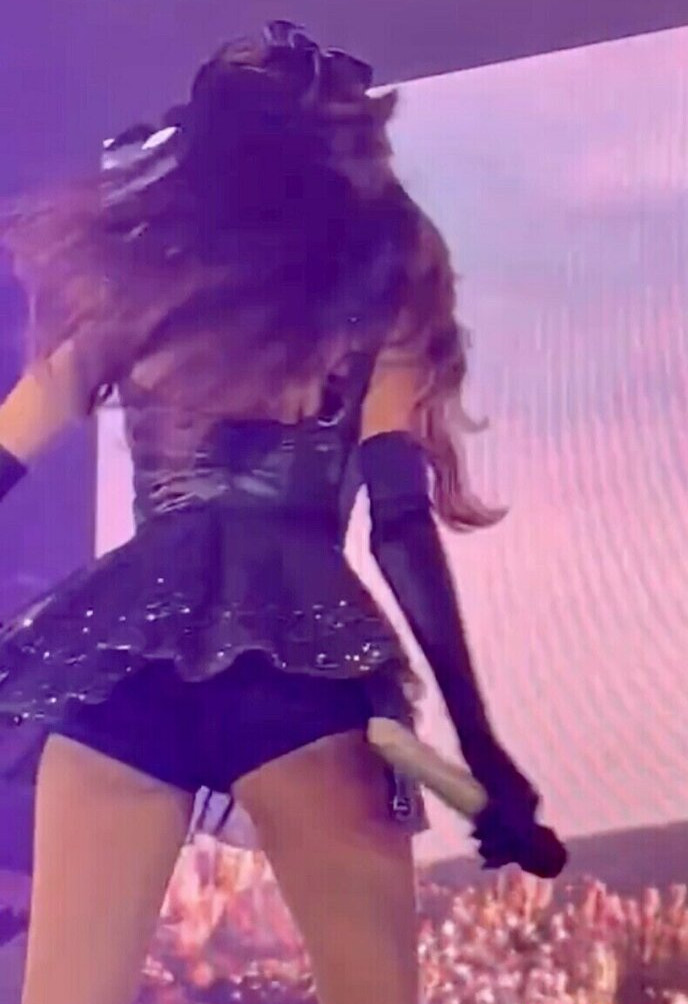 madison-beer gallery photo #2899