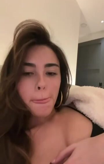 madison-beer gallery photo #537