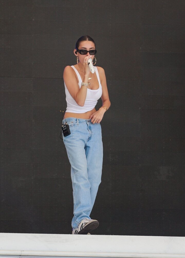 madison-beer gallery photo #703