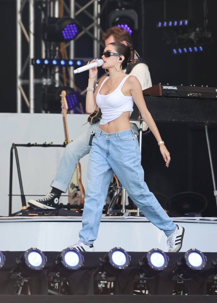 madison-beer gallery photo #706