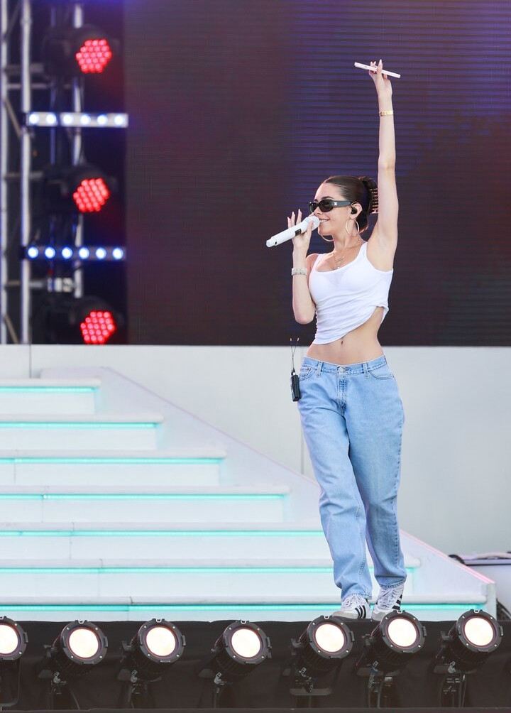 madison-beer gallery photo #707