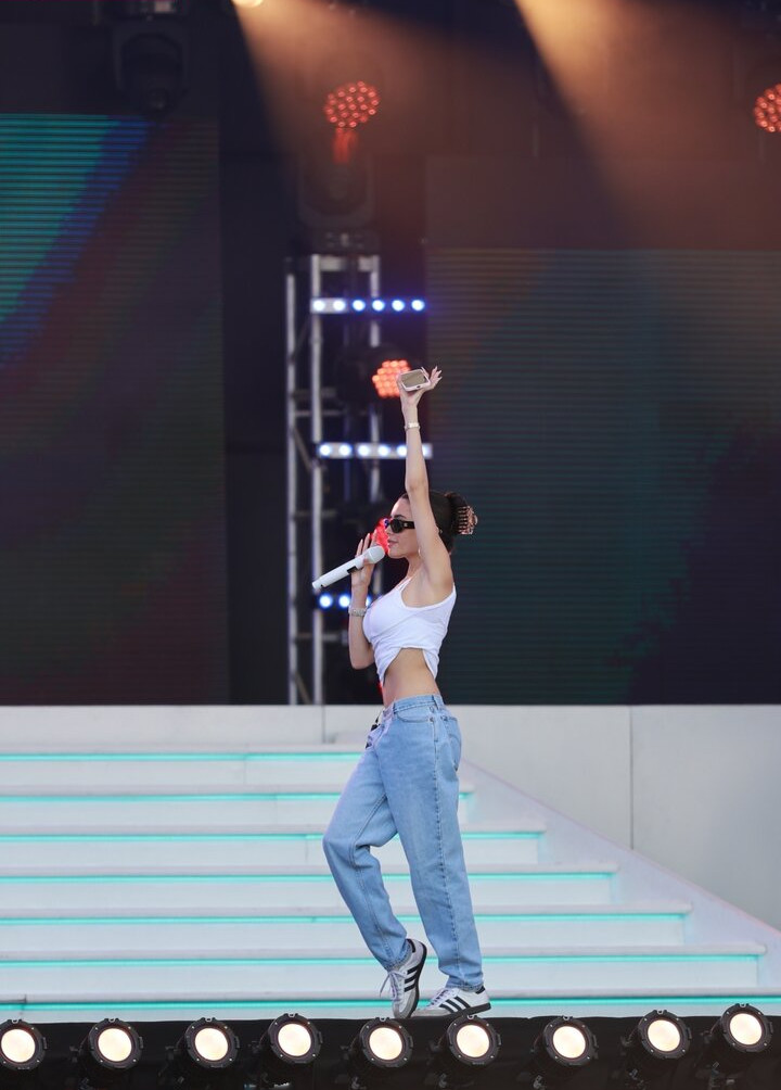 madison-beer gallery photo #708