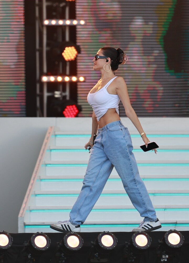 madison-beer gallery photo #710