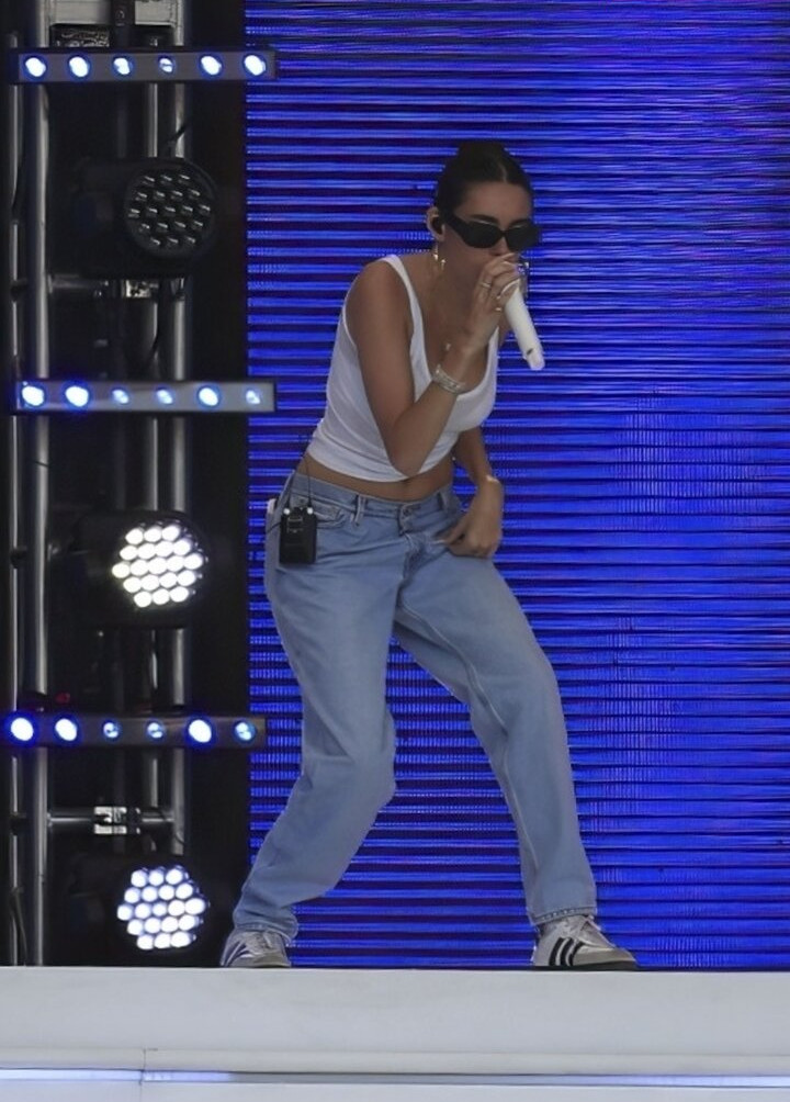 madison-beer gallery photo #717