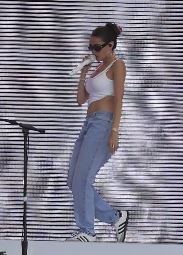 madison-beer gallery photo #726