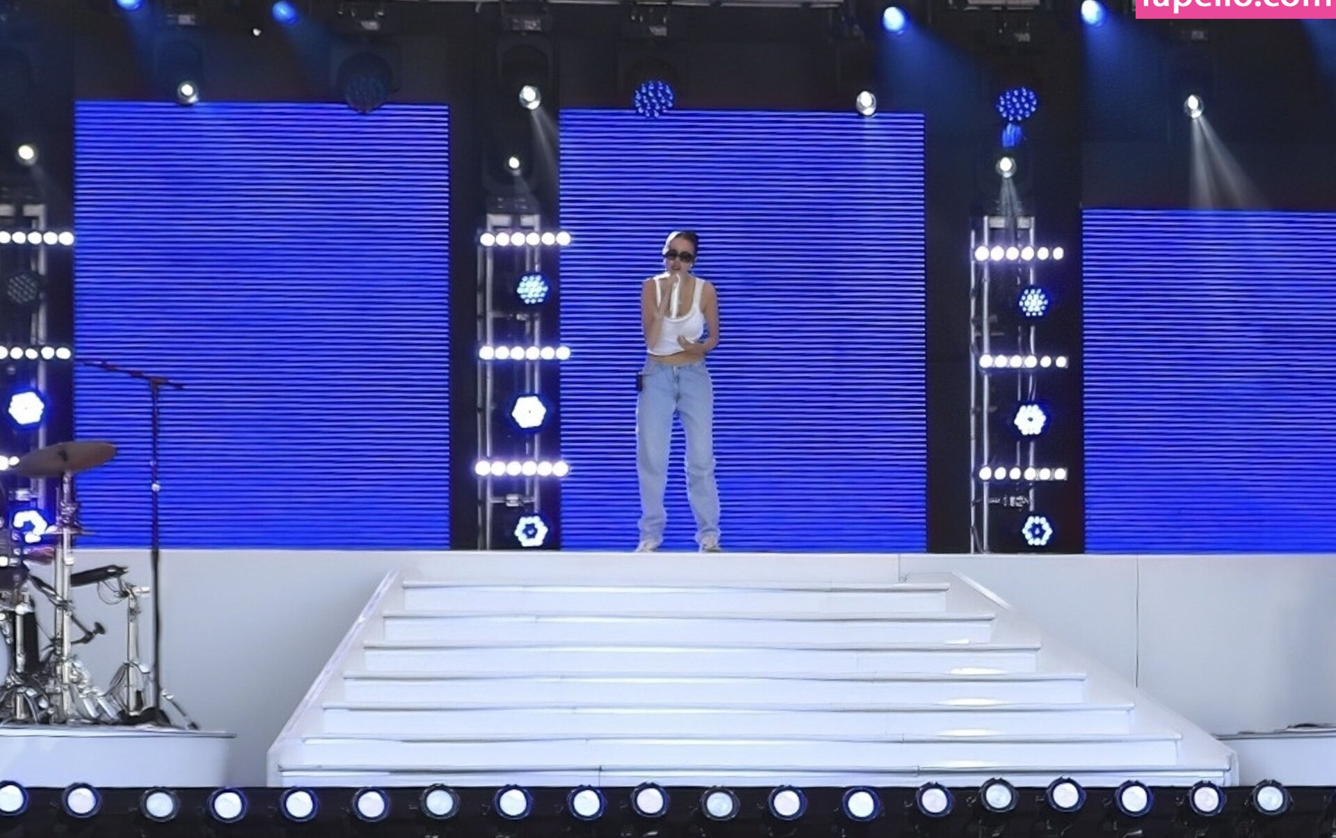 madison-beer gallery photo #733