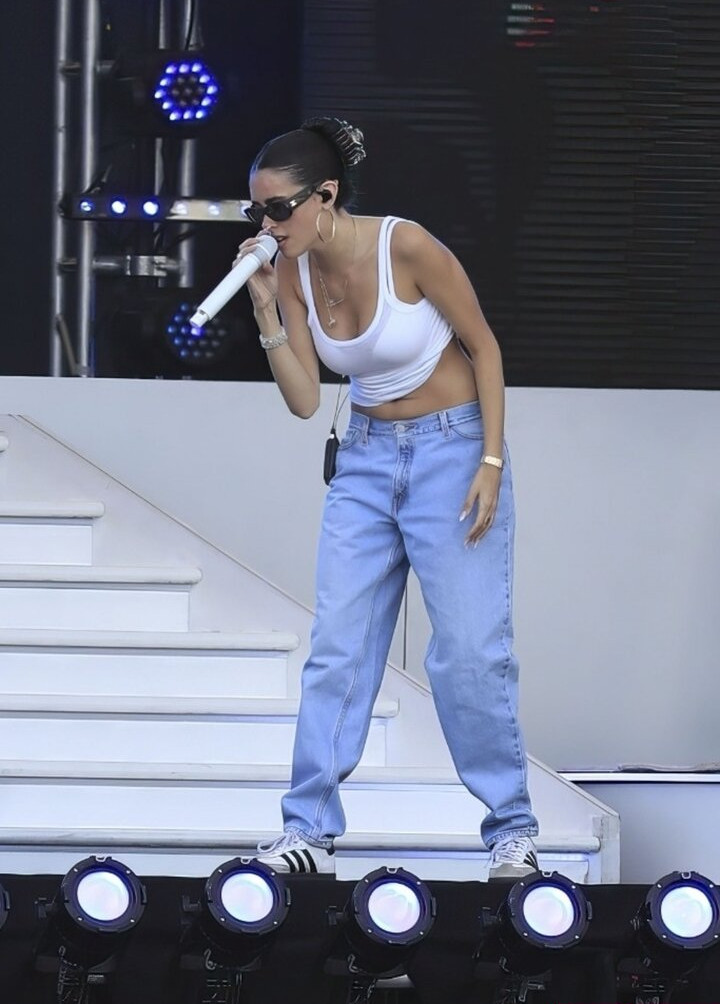 madison-beer gallery photo #737