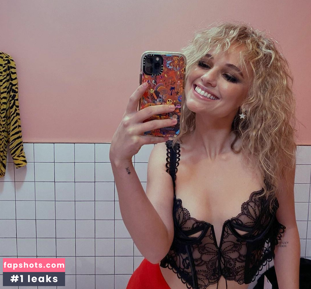 Madison Iseman Nude Leaks OnlyFans Photos #108 - LeakJerk