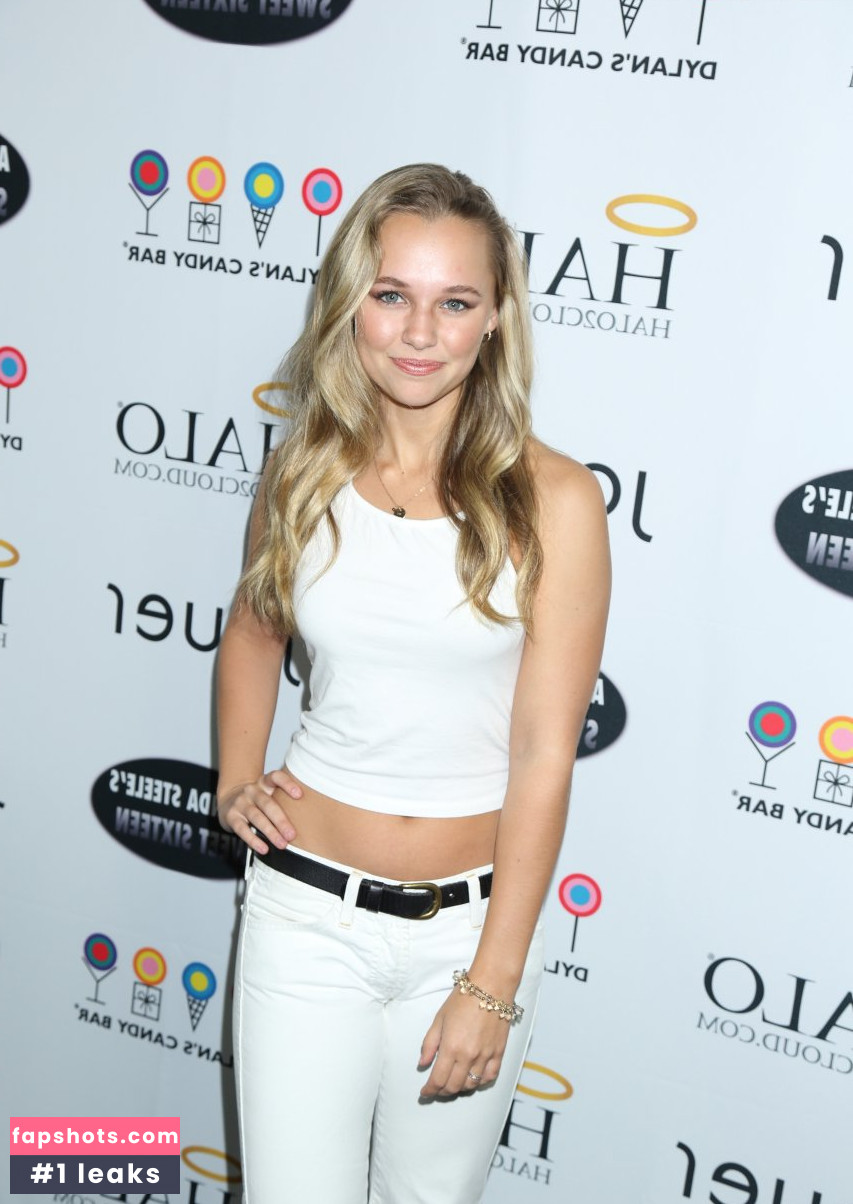 Madison Iseman Nude Leaks OnlyFans Photos #122 - LeakJerk