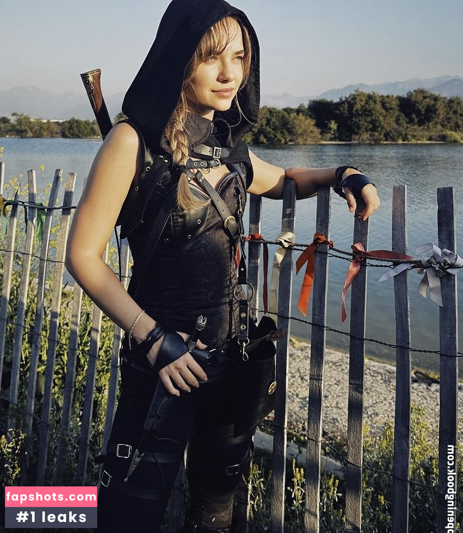 Madison Iseman Nude Leaks OnlyFans Photos #31 - LeakJerk