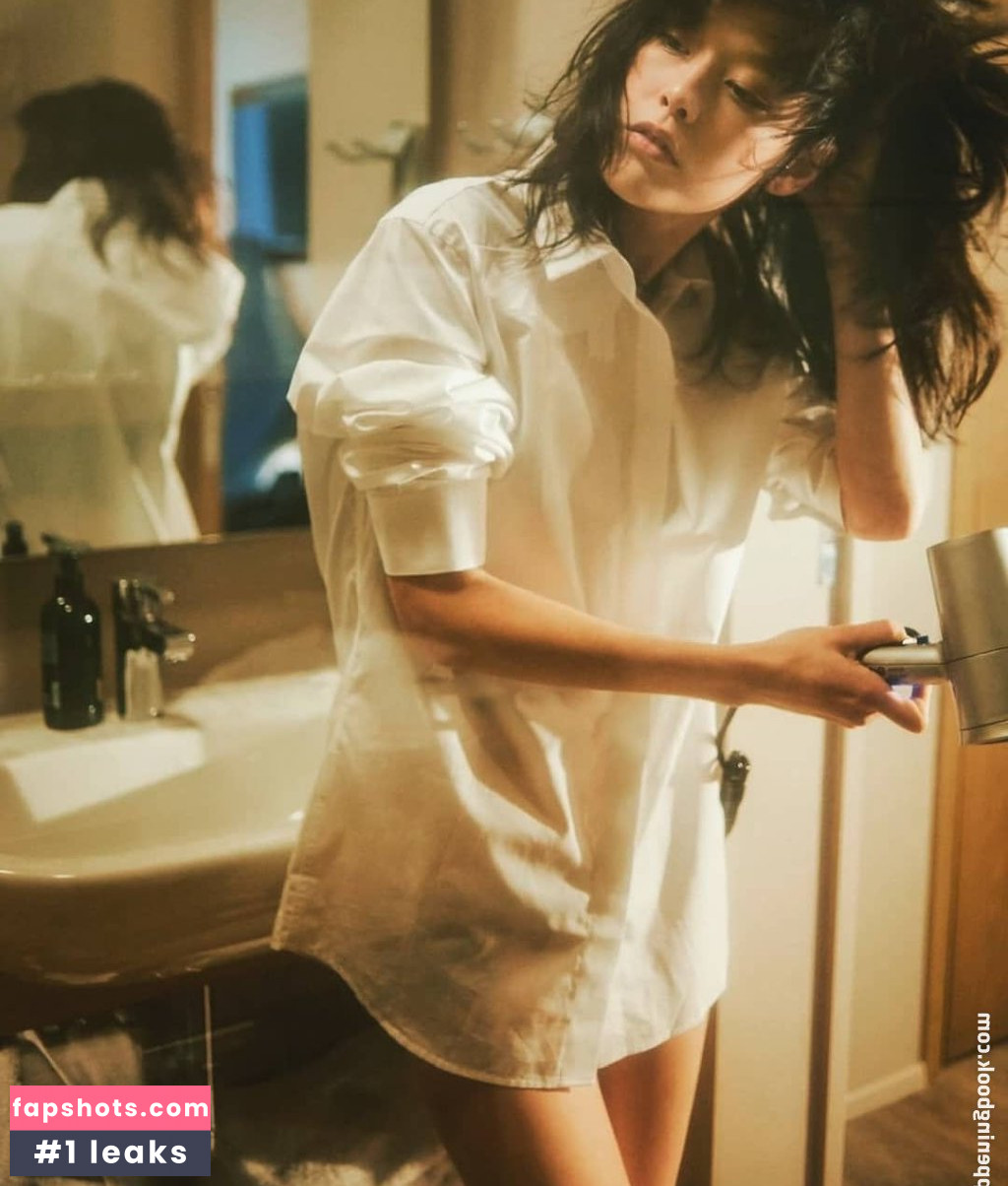 Mae Mei Lapres gallery photo #26