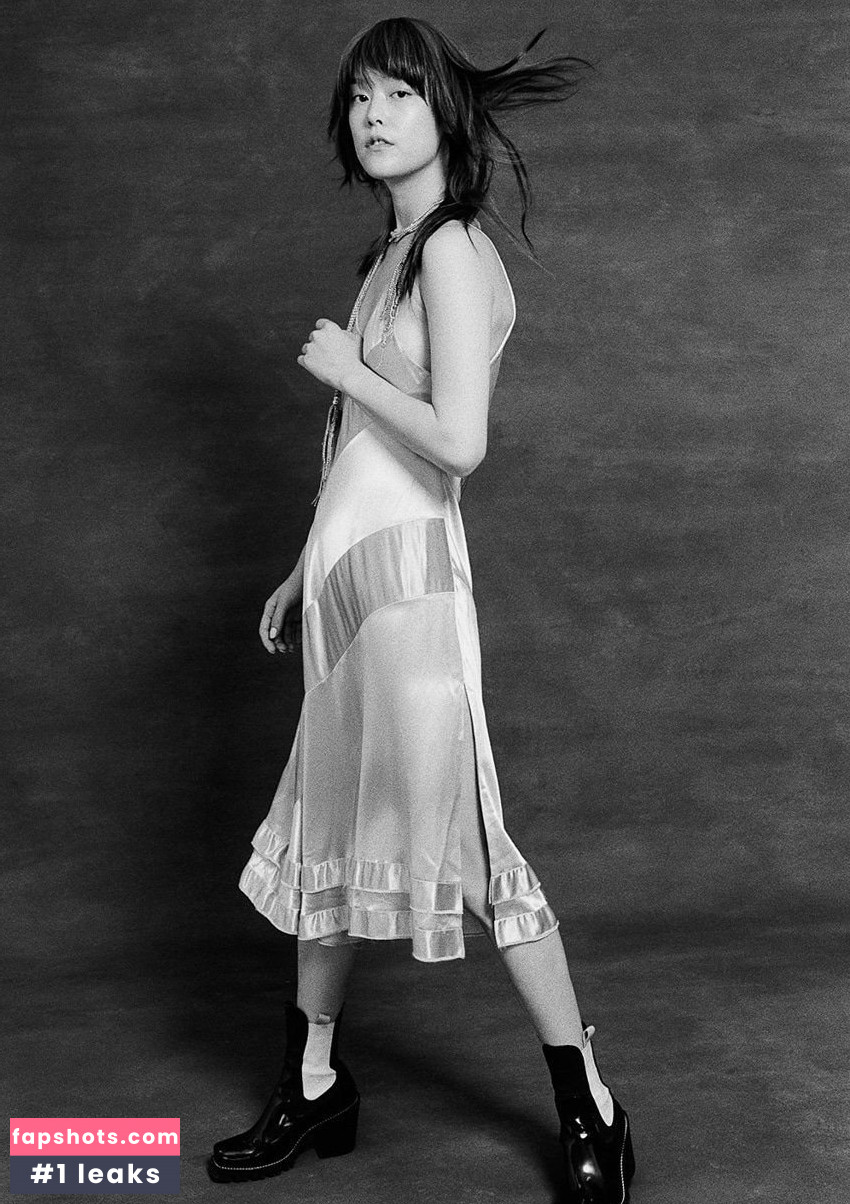 Mae Mei Lapres gallery photo #36