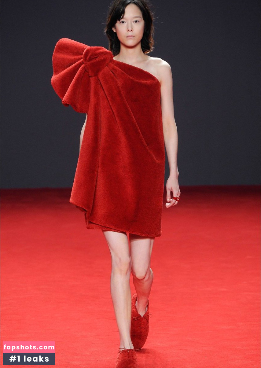 Mae Mei Lapres gallery photo #39