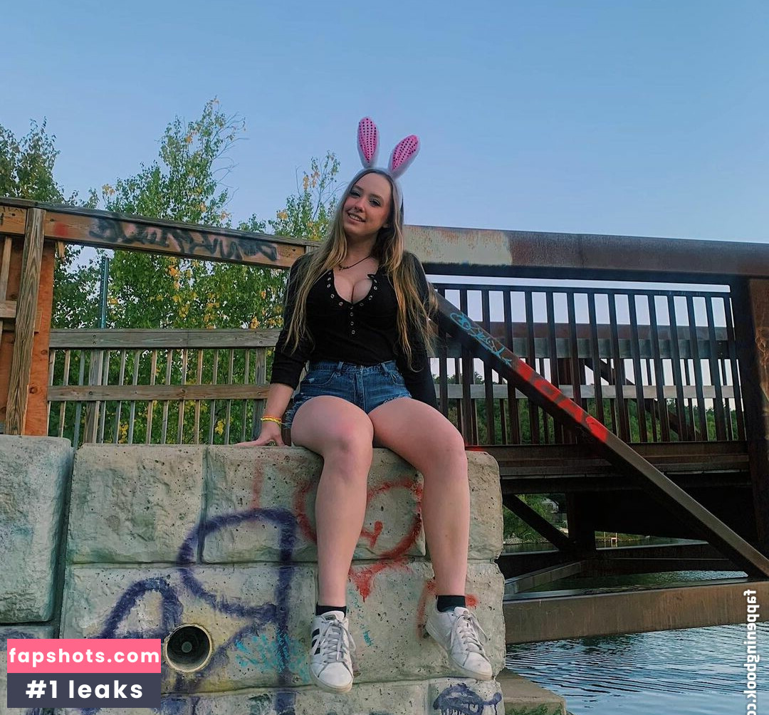 maeganrayy gallery photo #29